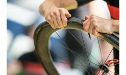 Pneu Schwalbe Pro One Super Race - Addix Race - V-Guard - Tubeless Easy -Promos Vélo Boutique Montage Schwalbe Pro One Souplesse 1235x735