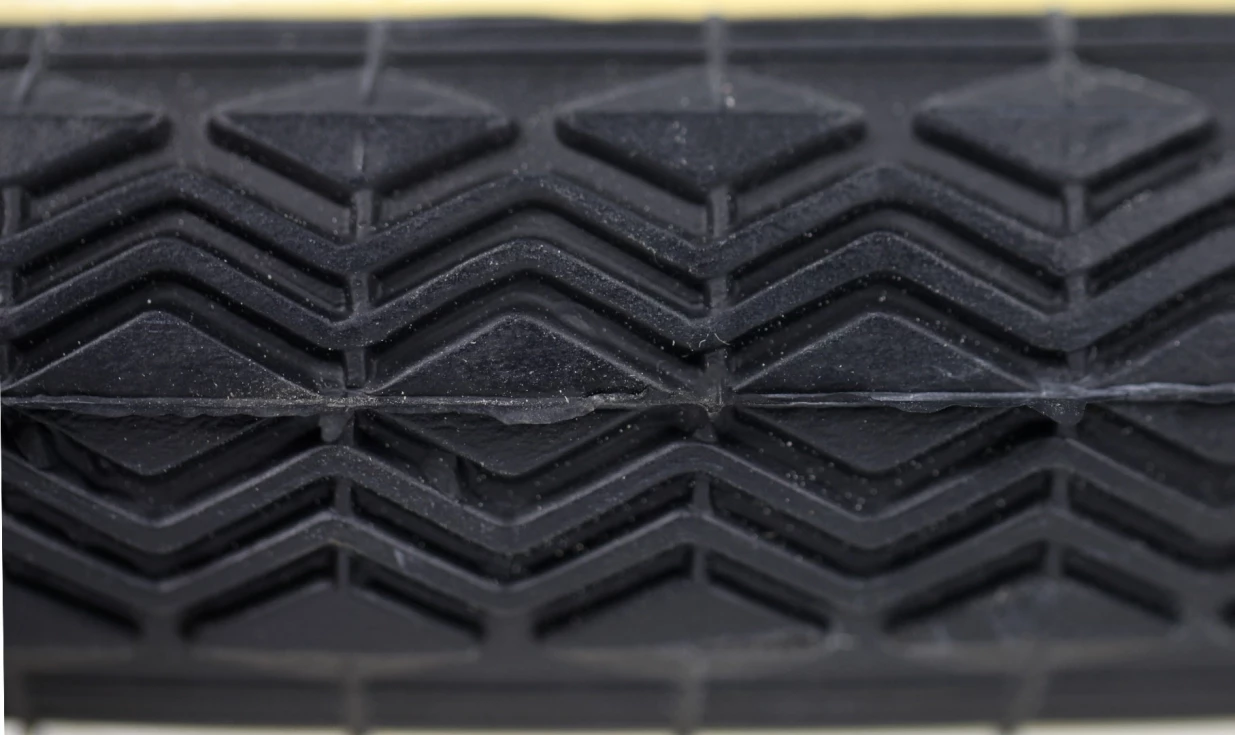 Pneu Hutchinson Junior 2 Pneu Hutchinson Junior – Image 2