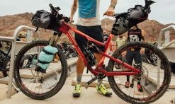 Cage Bikepacking Sur Fourche - Outpost Cargo Blackburn 9 Cage Bikepacking Sur Fourche - Outpost Cargo Blackburn -Promos Vélo Boutique cage bikepacking fourche blackburn 2 1235x735