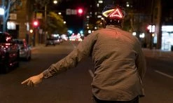 Casque Lumos Kickstart -Promos Vélo Boutique casque lumos kickstart lumiere arriere 1235x735