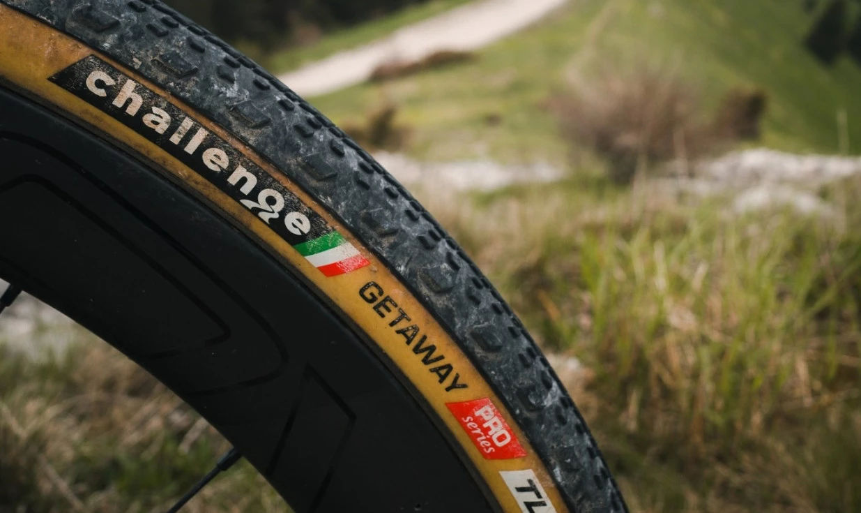 Pneu Challenge Getaway Double Superpoly Layer- Puncture Protection Strip - Tubeless Ready 2 Pneu Challenge Getaway Double Superpoly Layer- Puncture Protection Strip - Tubeless Ready – Image 2