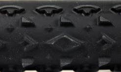 Pneu Challenge Grifo Pro - Puncture Protection System -Promos Vélo Boutique macro grifo noir 1235x735