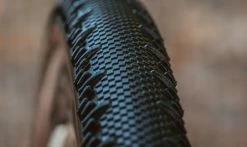 Pneu Schwalbe G-One RS - Super Race - V-Guard - Addix Race - Tubeless Easy 5 Pneu Schwalbe G-One RS - Super Race - V-Guard - Addix Race - Tubeless Easy -Promos Vélo Boutique pneu g one rs schwalbe 10 1235x735